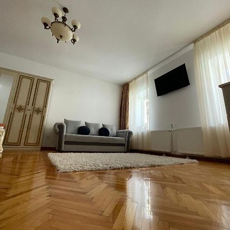 Londof Schei Apartments - Downtown Brasov Luaran gambar