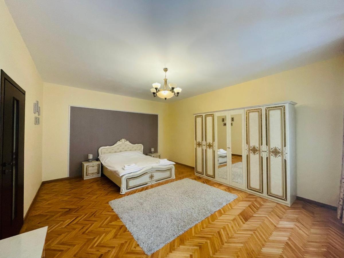 Londof Schei Apartments - Downtown Brasov Luaran gambar