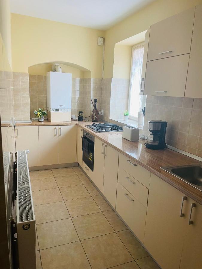 Londof Schei Apartments - Downtown Brasov Luaran gambar