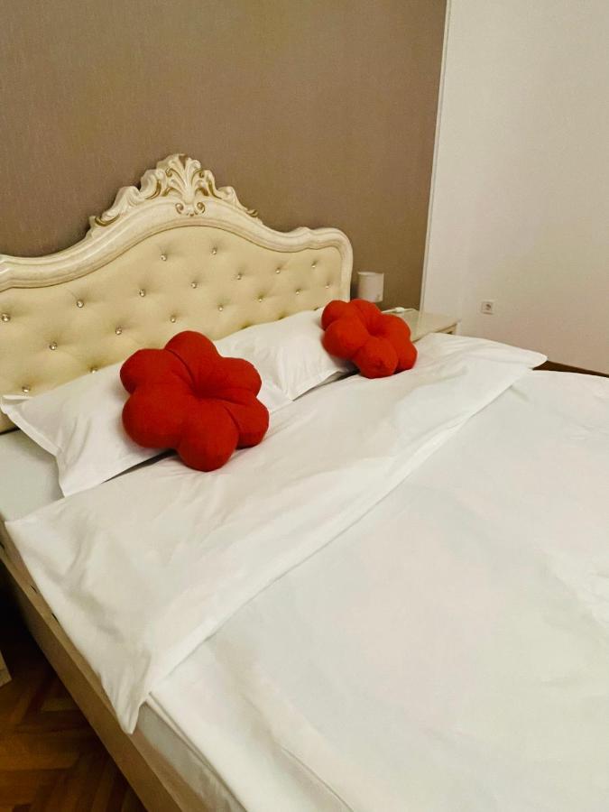 Londof Schei Apartments - Downtown Brasov Luaran gambar