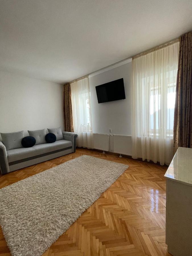 Londof Schei Apartments - Downtown Brasov Luaran gambar