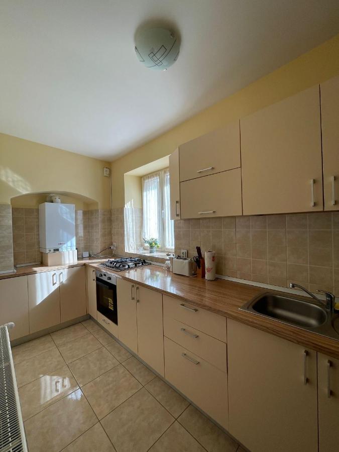 Londof Schei Apartments - Downtown Brasov Luaran gambar